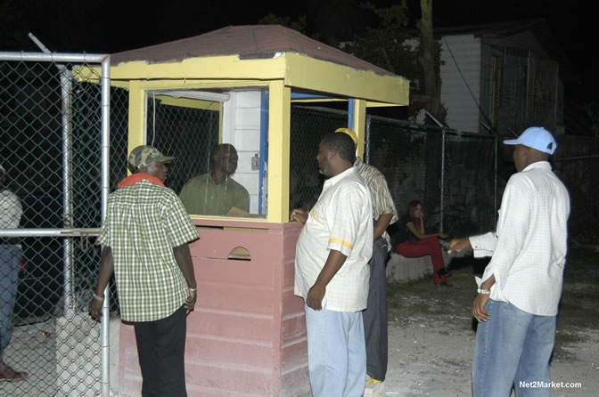 Live in Concert - Yellowman - Peter Metro - Bobby Dread - Swallow - backed by the Indika Band - Boubon Beach Restaurant, Beach Bar & Oceanfront Accommodations - Negril Travel Guide, Negril Jamaica WI - http://www.negriltravelguide.com - info@negriltravelguide.com...!