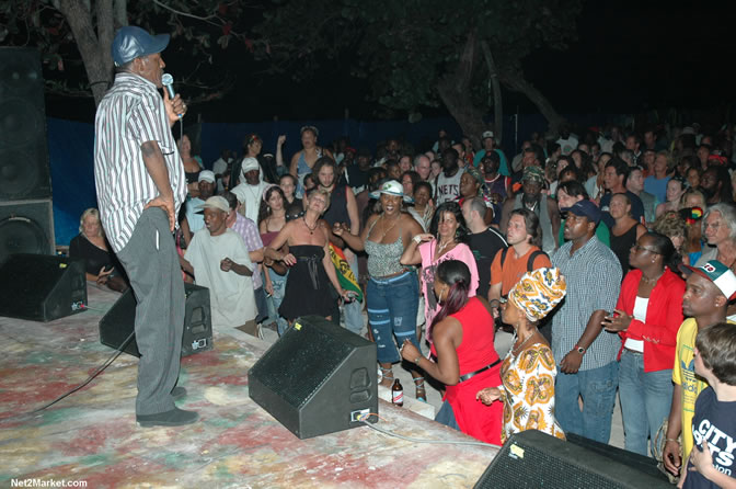 The Messenger, Reggae Super Star - Luciano - Gregory Isaacs - Bobby Dread - Swallow - backed by the Indika Band - Boubon Beach Restaurant, Beach Bar & Oceanfront Accommodations - Negril Travel Guide, Negril Jamaica WI - http://www.negriltravelguide.com - info@negriltravelguide.com...!