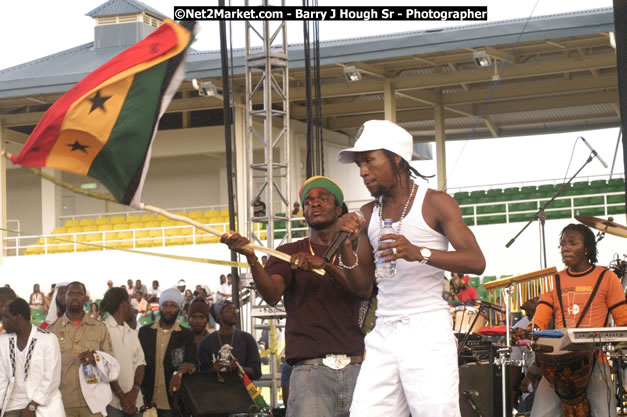 Jah Cure - Cure Fest 2007 - Longing For Concert at Trelawny Multi Purpose Stadium, Trelawny, Jamaica - Sunday, October 14, 2007 - Cure Fest 2007 October 12th-14th, 2007 Presented by Danger Promotions, Iyah Cure Promotions, and Brass Gate Promotions - Alison Young, Publicist - Photographs by Net2Market.com - Barry J. Hough Sr, Photographer - Negril Travel Guide, Negril Jamaica WI - http://www.negriltravelguide.com - info@negriltravelguide.com...!