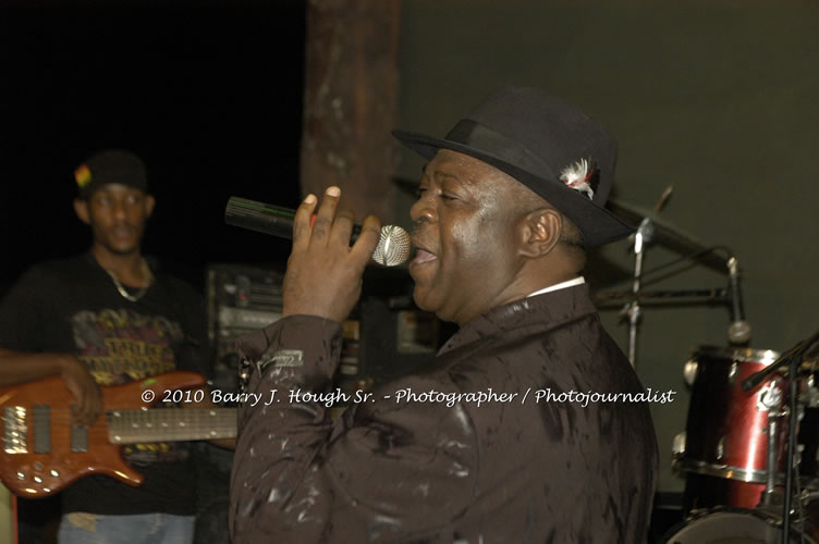 Chaka Demus & Pliers - Live In Concert @ Negril Escape Resort and Spa, December 8, 2009, One Love Drive, West End, Negril, Westmoreland, Jamaica W.I. - Photographs by Net2Market.com - Barry J. Hough Sr, Photographer/Photojournalist - Negril Travel Guide, Negril Jamaica WI - http://www.negriltravelguide.com - info@negriltravelguide.com...!