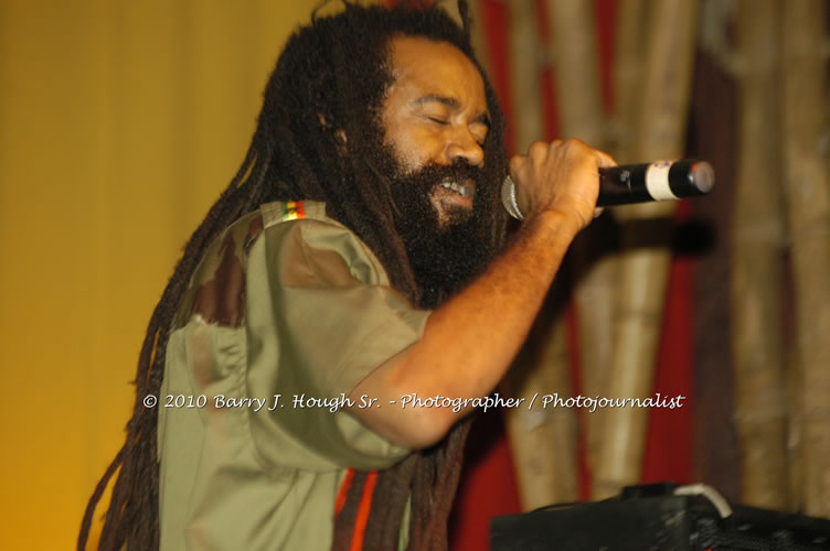 JAH Cure - Live In Concert @ Negril Escape Resort and Spa, December 15, 2009, One Love Drive, West End, Negril, Westmoreland, Jamaica W.I. - Photographs by Net2Market.com - Barry J. Hough Sr, Photographer/Photojournalist - Negril Travel Guide, Negril Jamaica WI - http://www.negriltravelguide.com - info@negriltravelguide.com...!