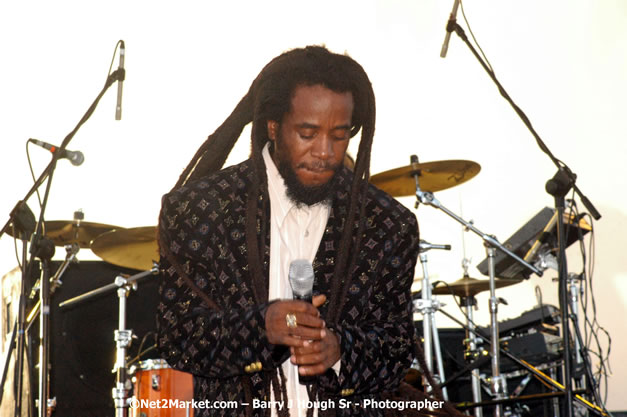 Half Pint - Red Stripe Reggae Sumfest 2007 - Zenith - Saturday, July 21, 2007 - Catherine Hall, Montego Bay, St James, Jamaica W.I. - Negril Travel Guide, Negril Jamaica WI - http://www.negriltravelguide.com - info@negriltravelguide.com...!