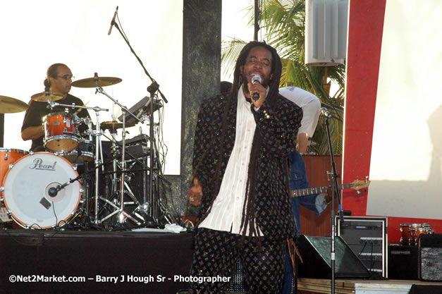 Half Pint - Red Stripe Reggae Sumfest 2007 - Zenith - Saturday, July 21, 2007 - Catherine Hall, Montego Bay, St James, Jamaica W.I. - Negril Travel Guide, Negril Jamaica WI - http://www.negriltravelguide.com - info@negriltravelguide.com...!