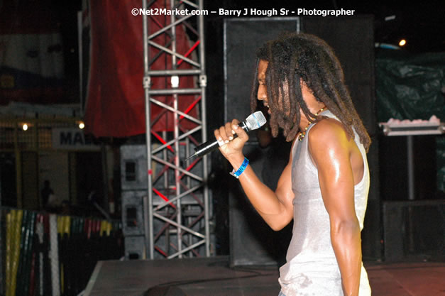 Rootz Underground - Red Stripe Reggae Sumfest 2007 - Zenith - Saturday, July 21, 2007 - Catherine Hall, Montego Bay, St James, Jamaica W.I. - Negril Travel Guide, Negril Jamaica WI - http://www.negriltravelguide.com - info@negriltravelguide.com...!