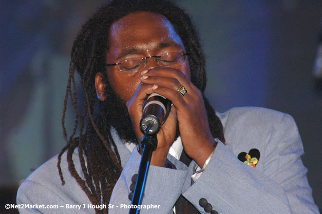 Tarrus Riley - Red Stripe Reggae Sumfest 2007 - Zenith - Saturday, July 21, 2007 - Catherine Hall, Montego Bay, St James, Jamaica W.I. - Negril Travel Guide, Negril Jamaica WI - http://www.negriltravelguide.com - info@negriltravelguide.com...!