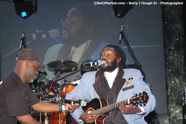 Tarrus Riley - Red Stripe Reggae Sumfest 2007 - Zenith - Saturday, July 21, 2007 - Catherine Hall, Montego Bay, St James, Jamaica W.I. - Negril Travel Guide, Negril Jamaica WI - http://www.negriltravelguide.com - info@negriltravelguide.com...!