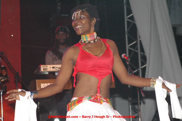 Tarrus Riley - Red Stripe Reggae Sumfest 2007 - Zenith - Saturday, July 21, 2007 - Catherine Hall, Montego Bay, St James, Jamaica W.I. - Negril Travel Guide, Negril Jamaica WI - http://www.negriltravelguide.com - info@negriltravelguide.com...!