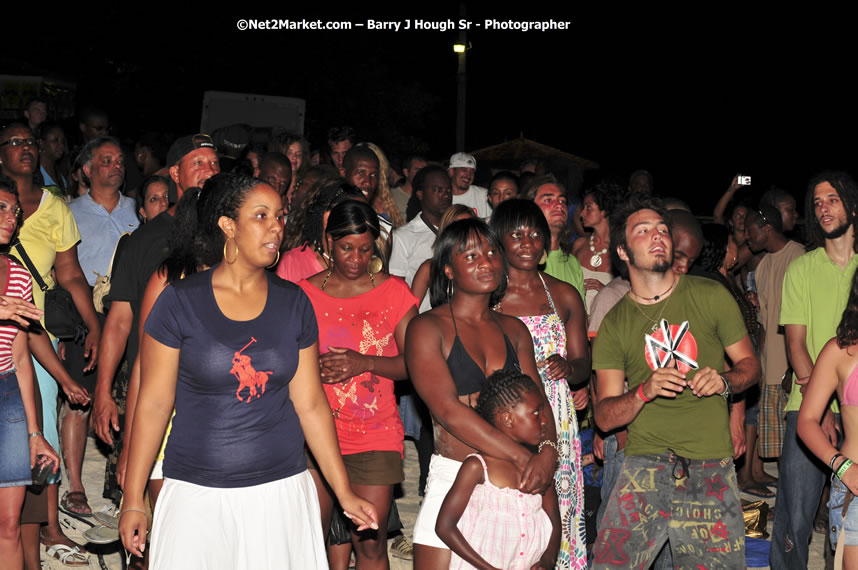 Reggae Sumfest Beach Party at Tropical Beach, Montego Bay - Sunday, July 13, 2008 - Negril Travel Guide, Negril Jamaica WI - http://www.negriltravelguide.com - info@negriltravelguide.com...!