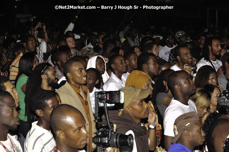 Lil Wayne @ Reggae Sumfest 2008 International Night 2, Catherine Hall, Montego Bay - Saturday, July 19, 2008 - Reggae Sumfest 2008 July 13 - July 19, 2008 - Photographs by Net2Market.com - Barry J. Hough Sr. Photojournalist/Photograper - Photographs taken with a Nikon D300 - Negril Travel Guide, Negril Jamaica WI - http://www.negriltravelguide.com - info@negriltravelguide.com...!